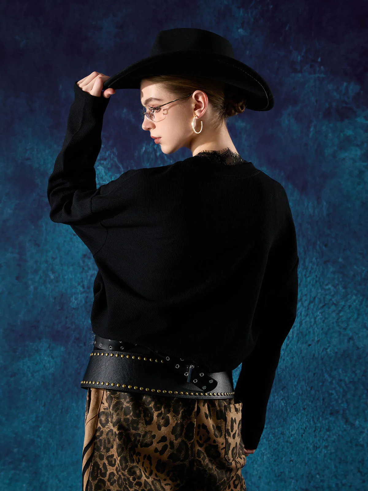 Cat Print Long-Sleeved T-Shirt - Image 4