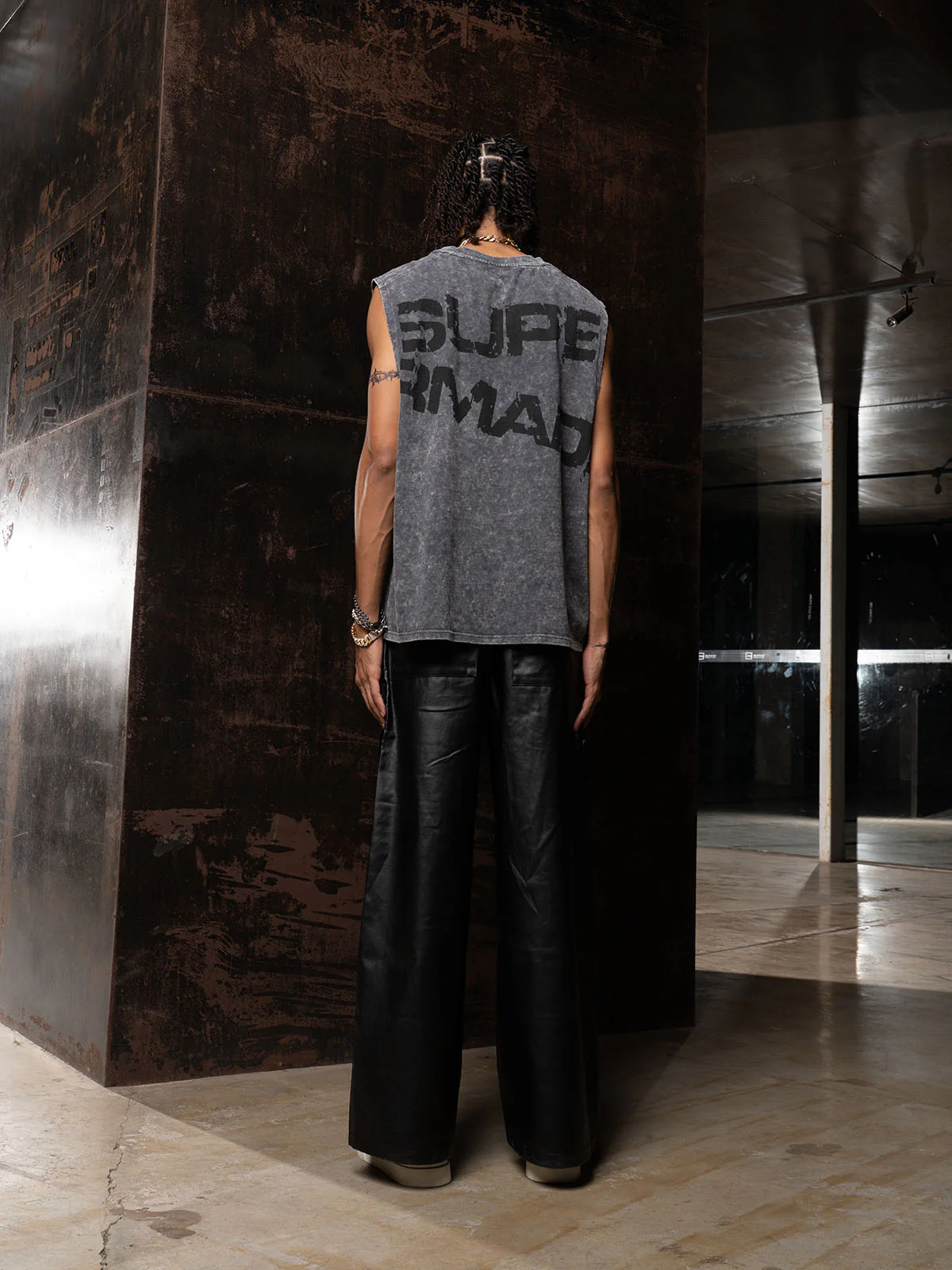 Cross-Print Distressed Washed Vest - Image 14