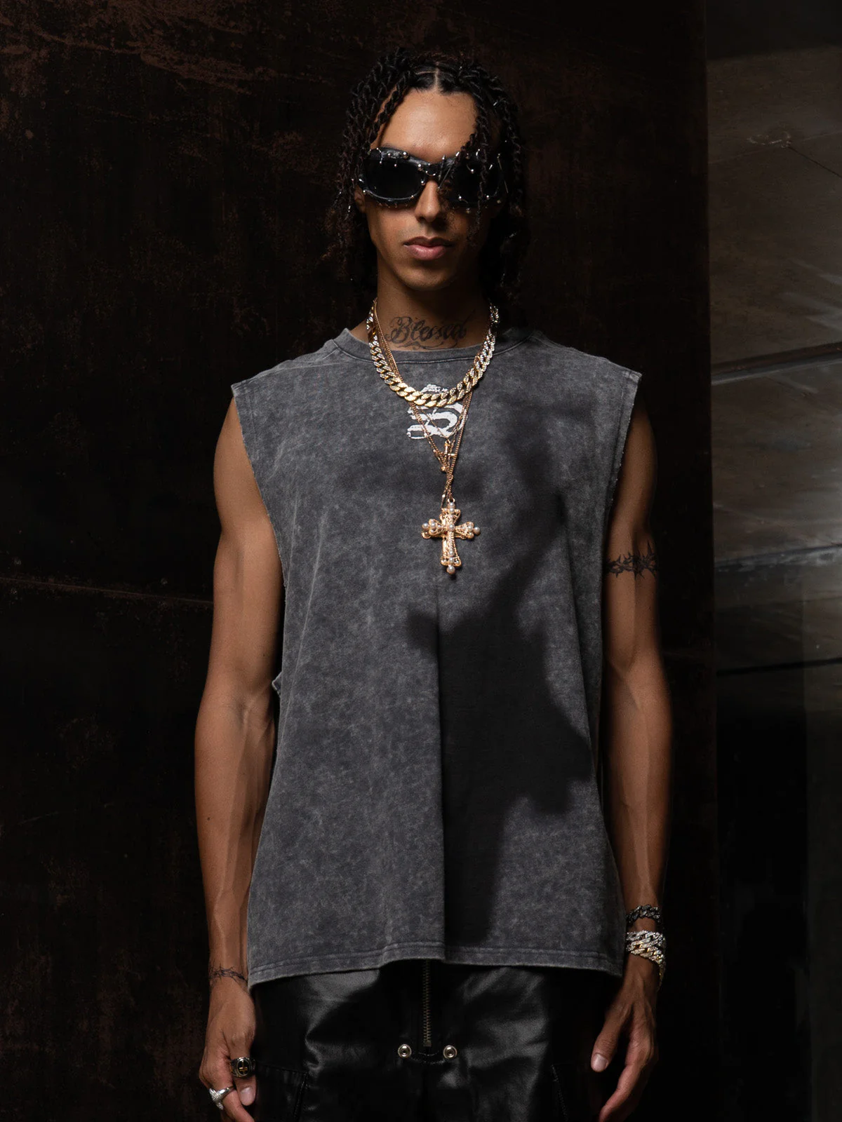 Cross-Print Distressed Washed Vest - Image 3