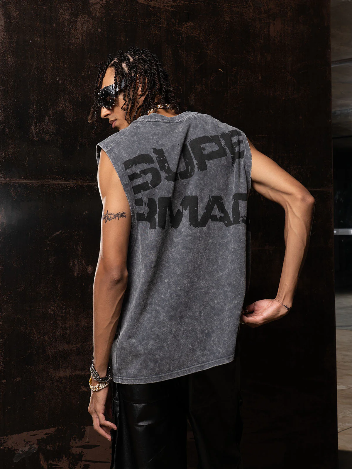 Cross-Print Distressed Washed Vest - Image 4
