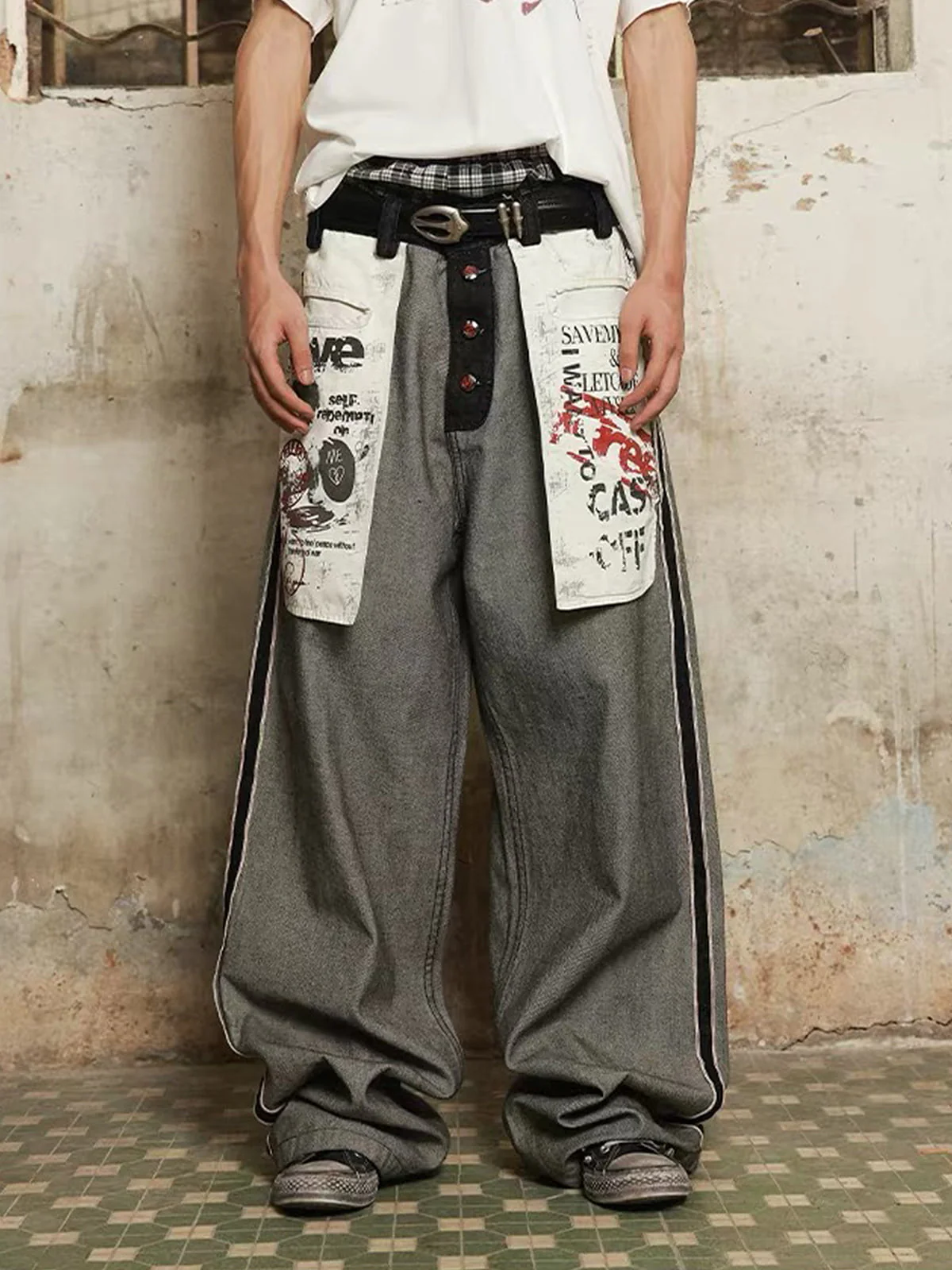 Distressed Reverse Design Large Pocket Printed Jeans - 2568 - Image 2