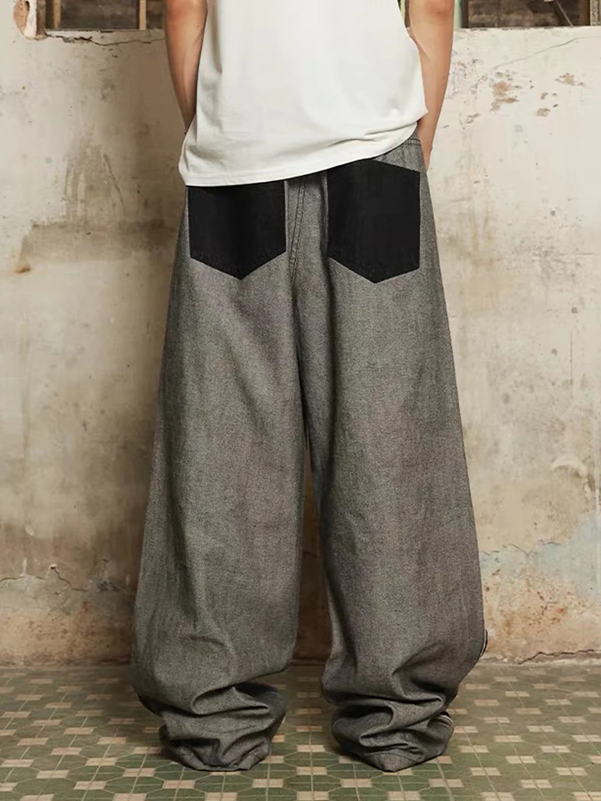 Distressed Reverse Design Large Pocket Printed Jeans - 2568 - Image 3