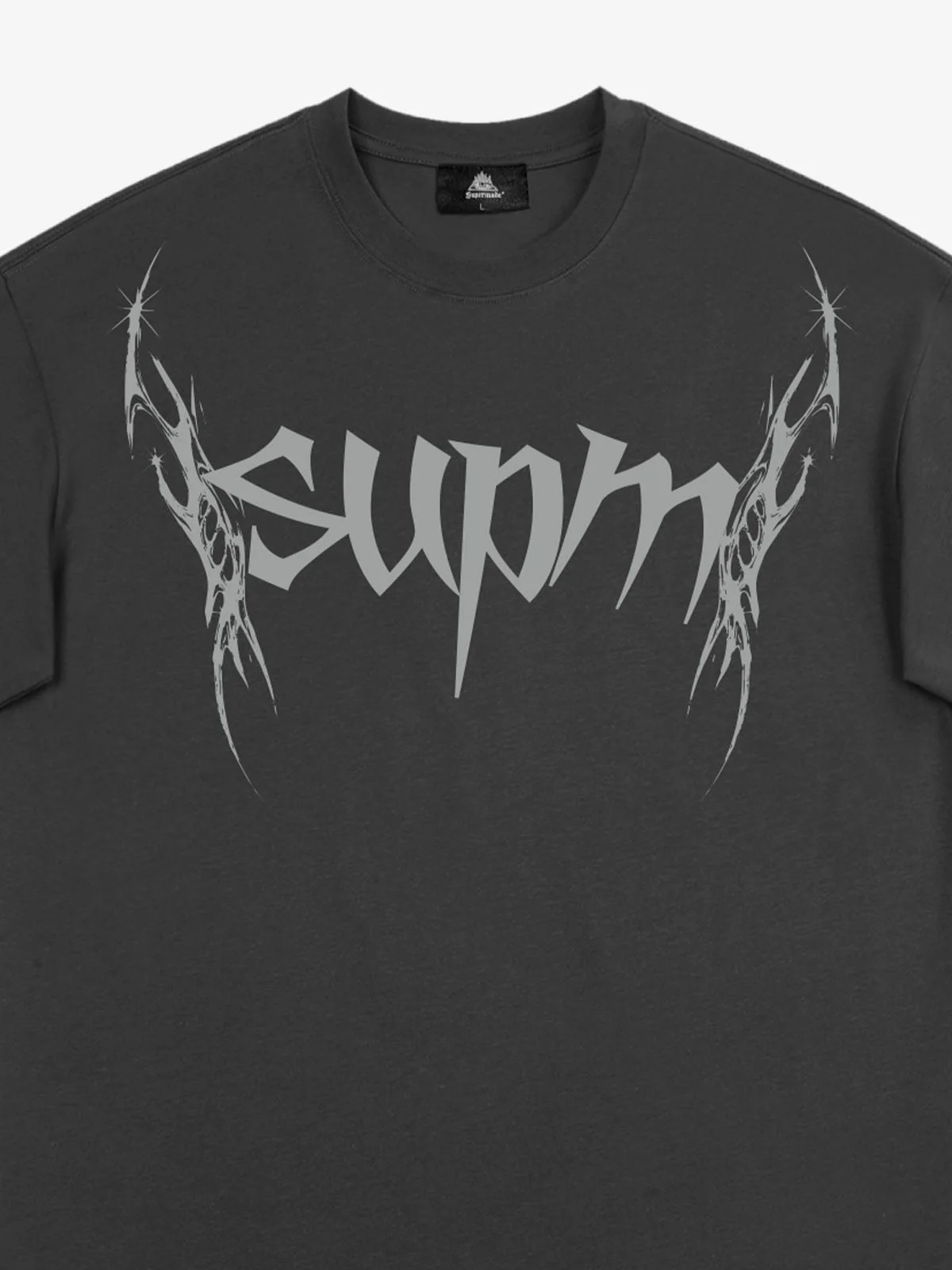 SUPM Gothic Sharp Letter Graphic T-Shirt - Image 15