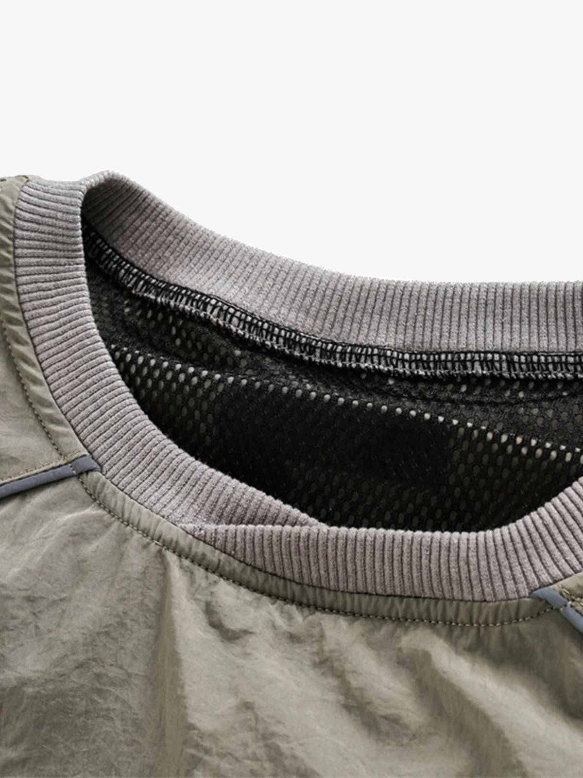 Sporty Outdoor Long-Sleeve T-Shirt - Image 11