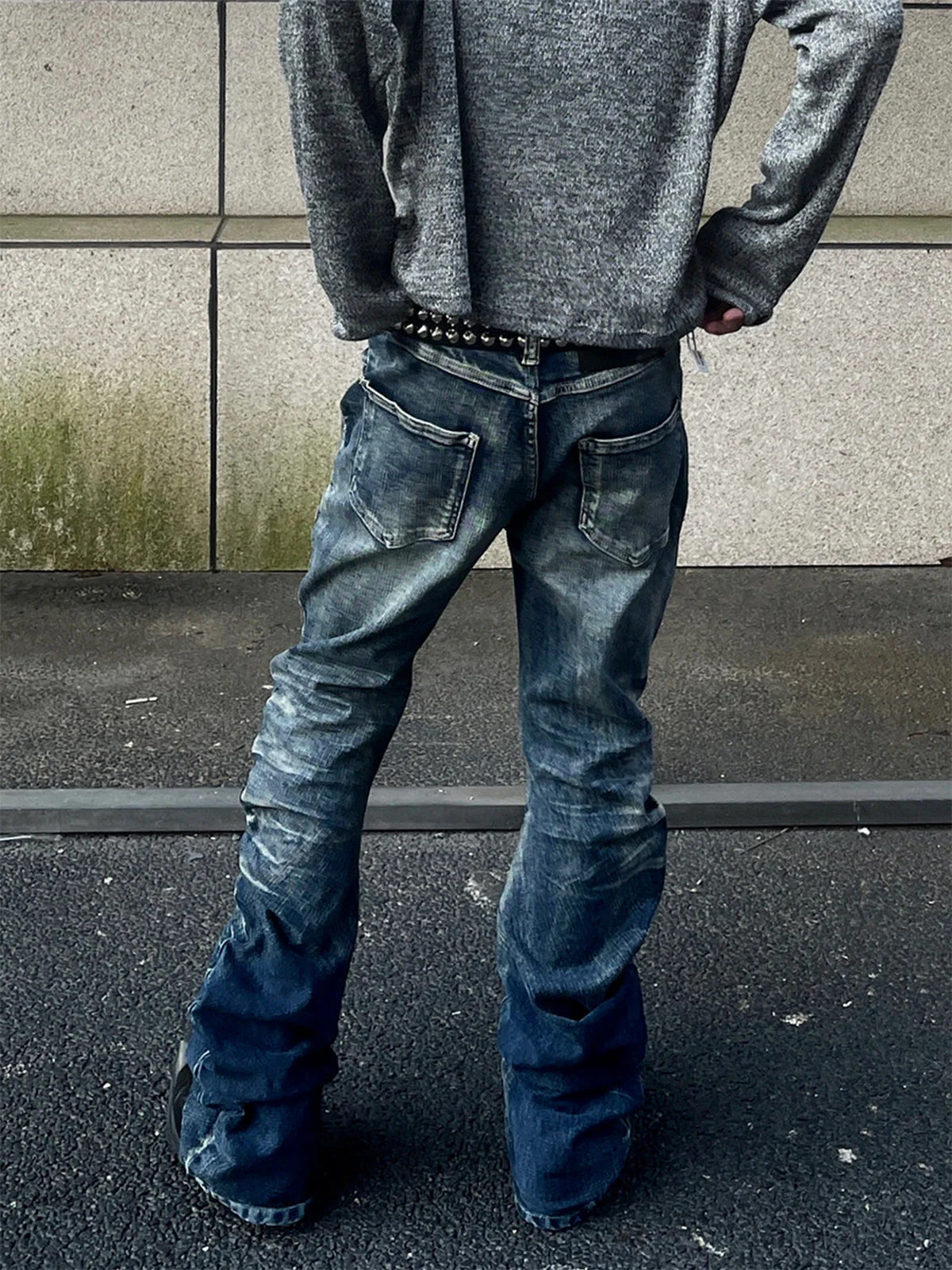 Vintage Distressed Button Fly Ruched Panel Flared Jeans - Image 4
