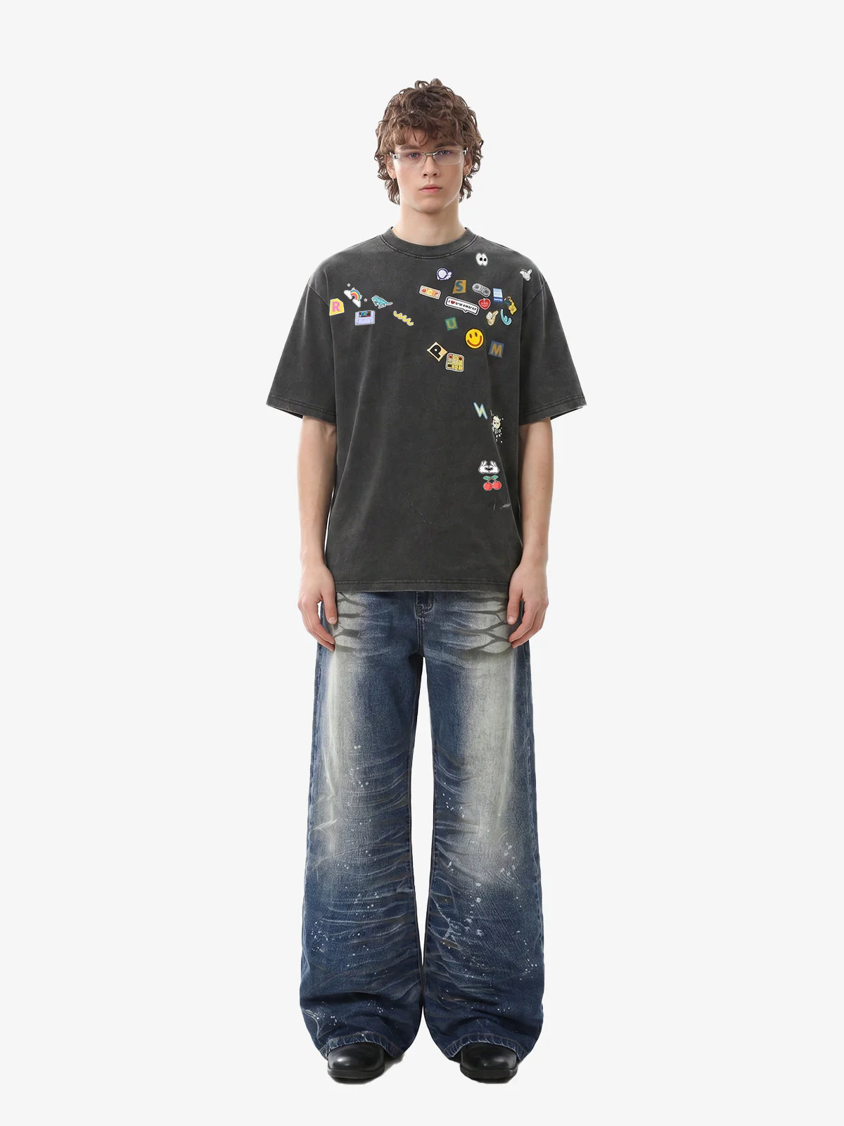 Vintage Gaming Sticker Style Motif Oversized T-Shirt - Image 3