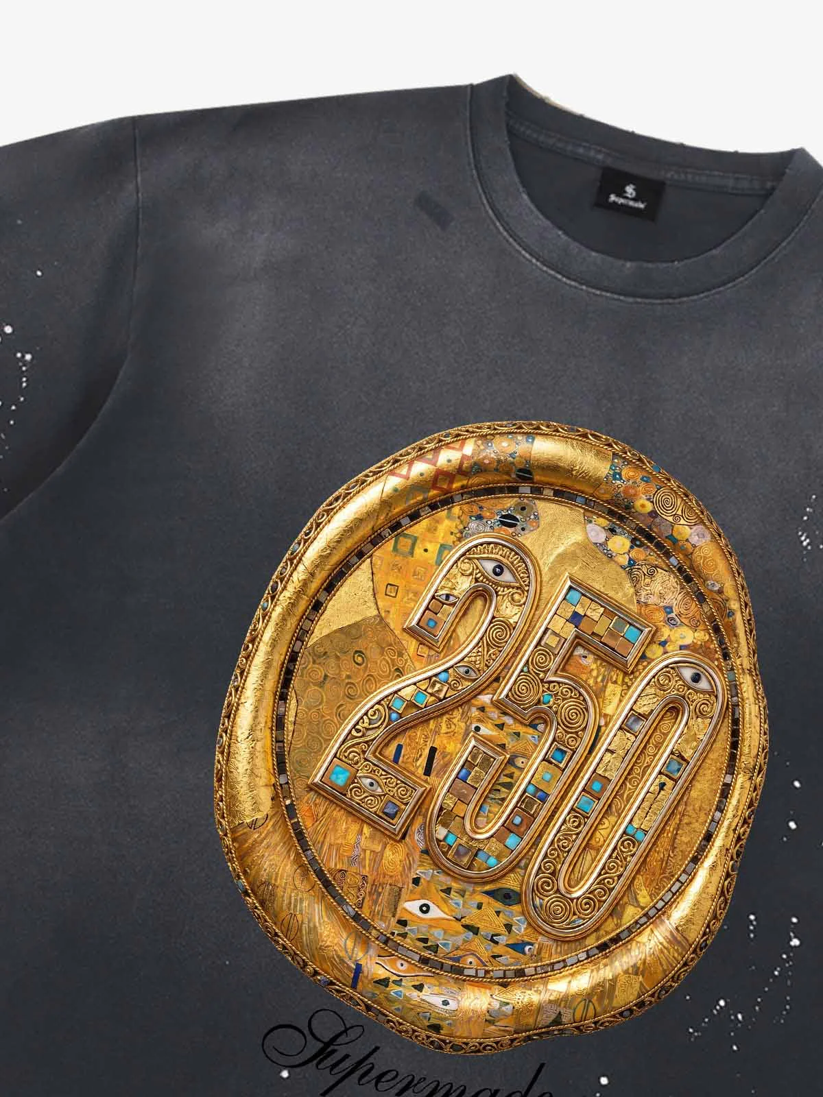 Vintage Gold Crest Graphic T-Shirt - Image 6