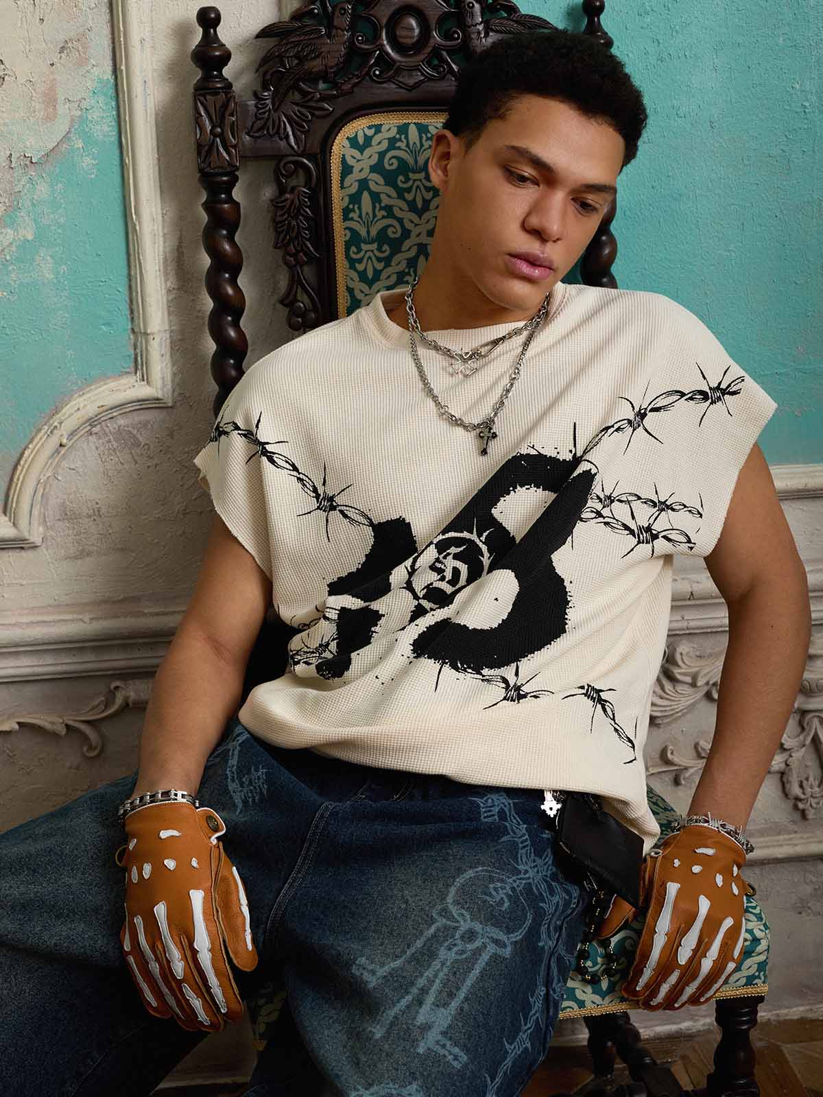 Waffle Thorn Print Sleeveless T-Shirt - Image 9